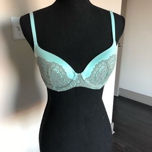 Victoria’s Secret NWOT lined demi 32D